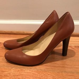 Ralph Lauren cognac pumps sz 9